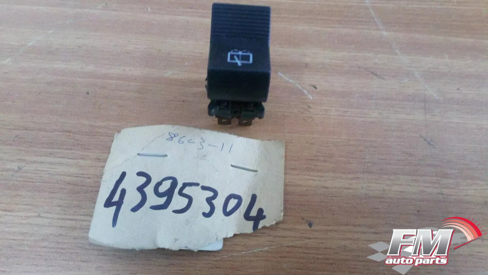Wipers Switch fits Fiat 127 128 131 4395304 Genuine Wipers Switch fits Fiat 127 128 131 4395304 Genuine