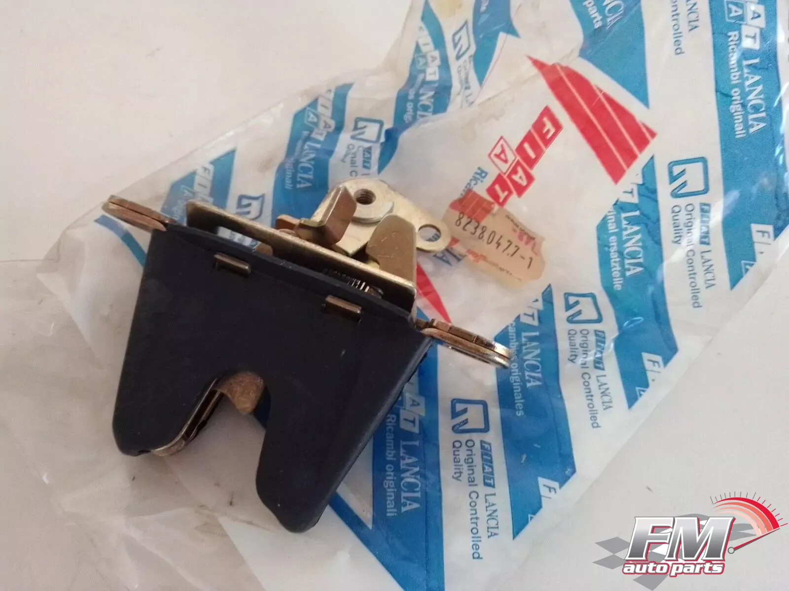 Trunk Lock Boot fits Lancia Prisma 82380477 Genuine Trunk Lock Boot fits Lancia Prisma 82380477 Genuine