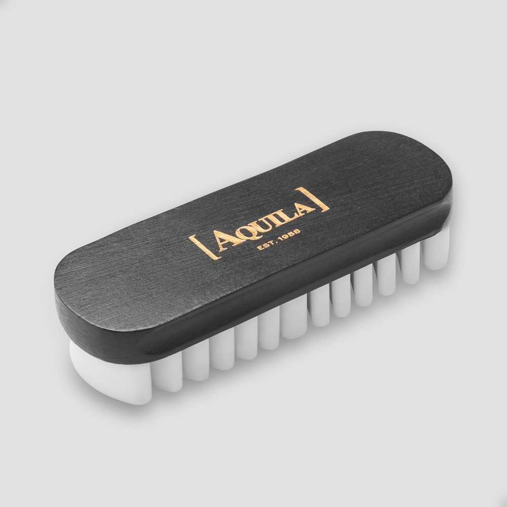 nubuck brush