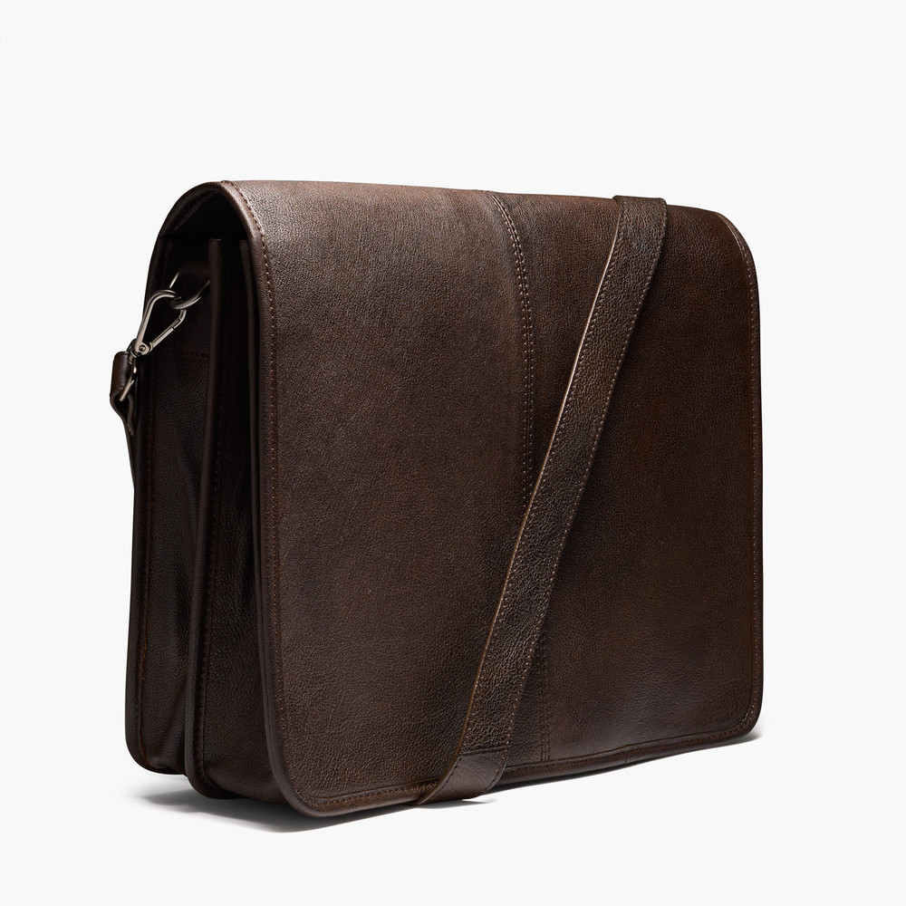 Valle Brown Messenger Bag