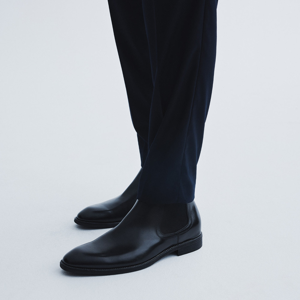 Fogerty Black Chelsea Boots