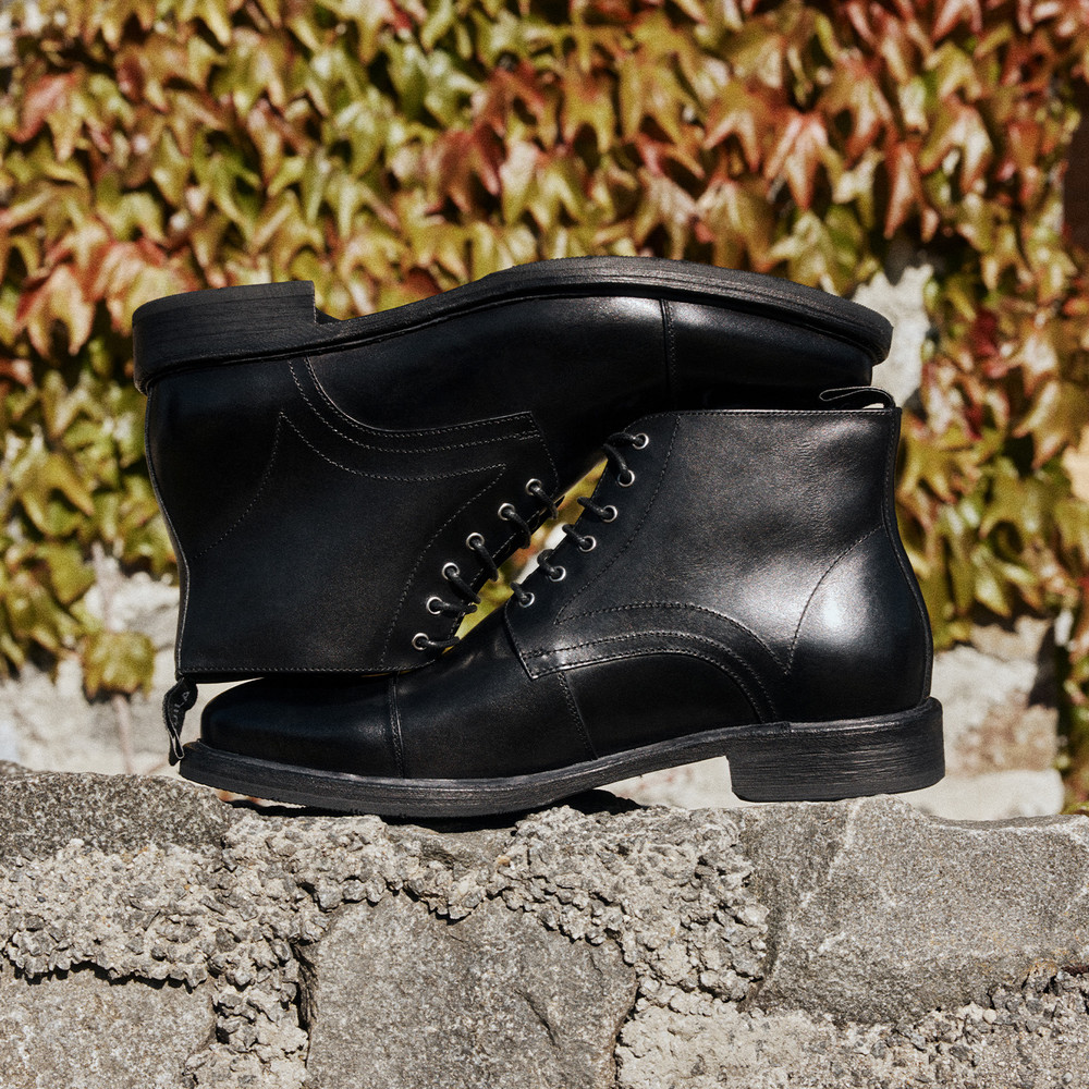 Redding Black Lace Up Boots