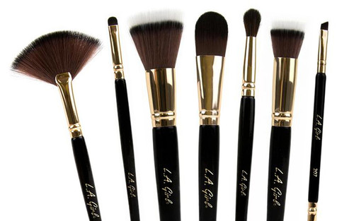 Blending Brush  L.A. Girl Cosmetics