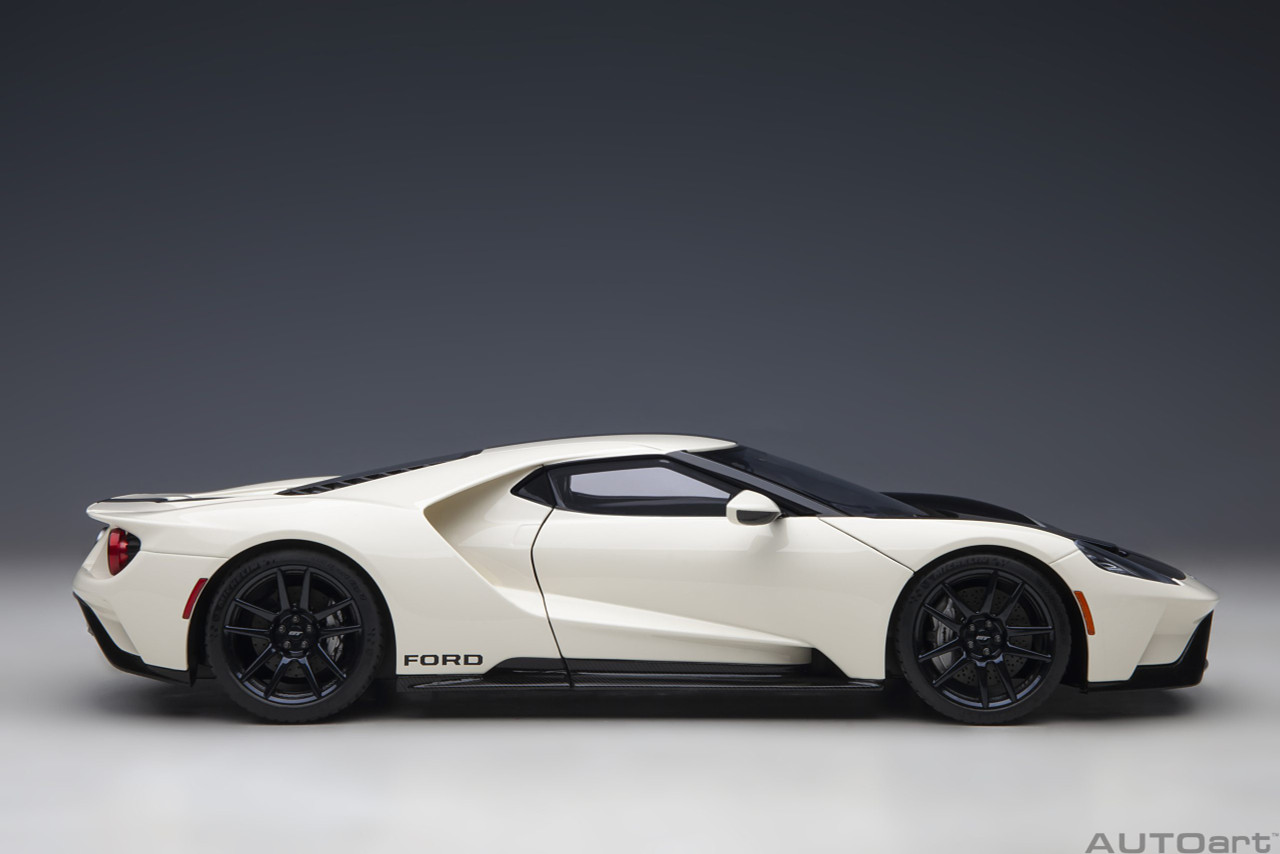 AutoArt Ford GT 2022 64 Prototype Heritage Edition (Wimbledon 