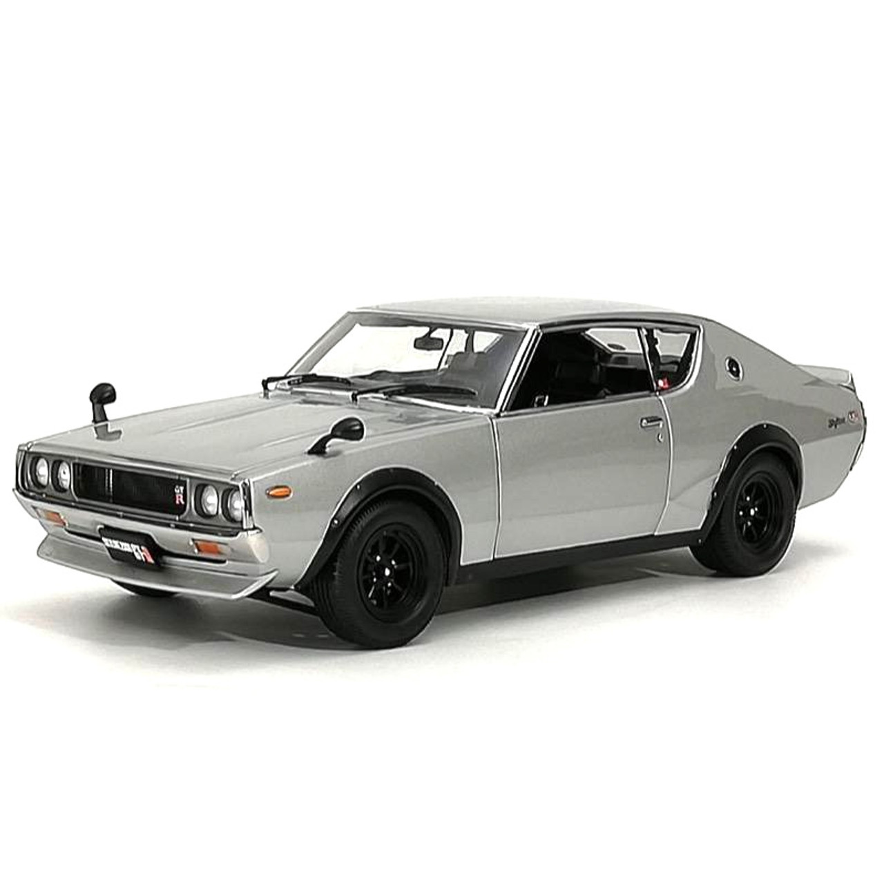 Kyosho Nissan Skyline 2000 GT-R (KPGC110) - Silver 1/18 KY8255S