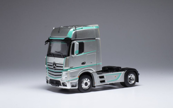 IXO Mercedes Actros MP4 Silver 1/43