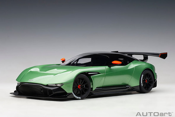 AutoArt 2015 Aston Martin Vulcan (apple tree green metallic) 1/18  Car Model 70263