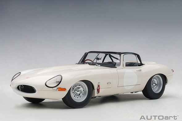 AutoArt 2015 Jaguar Lightweight E-Type ( white) (composite model) 1/18 Model Car 73649