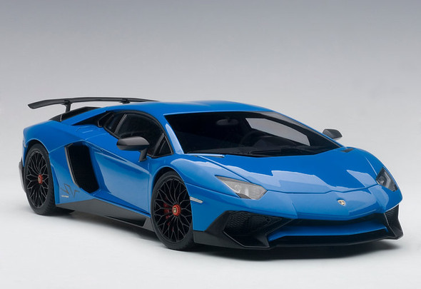 AutoArt Lamborghini Aventador LP750-4 SV (blu lemans/solid blue) 1/18 Model Car 74559