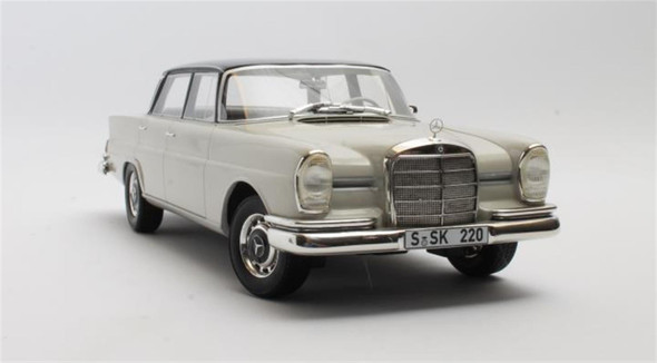 Cult Models Mercedes Benz 220SE W111 White/Black Roof 1959-1965 1/18 CUL CML151-1