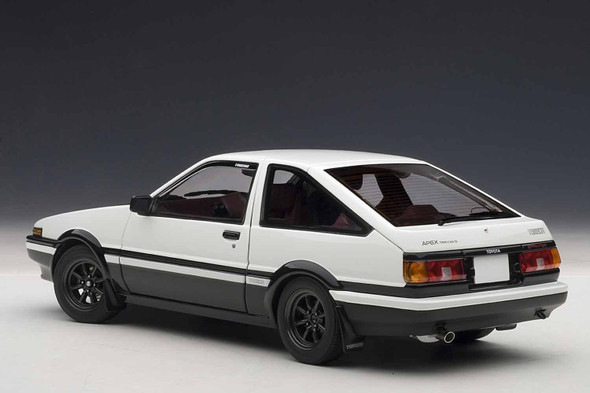 Maisto RWB Toyota Sprinter Trueno AE86 White/Black 1/24 Scale Model Car 32916