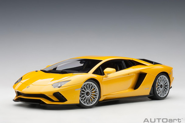 AutoArt Lamborghini Aventador S 2017 (new giallo orion/pearl yellow) 1/18 79132