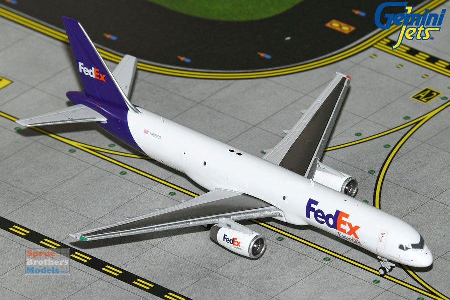 GEMGJ1993 1:400 Gemini Jets FedEx B757-200F Reg #N921FD (pre