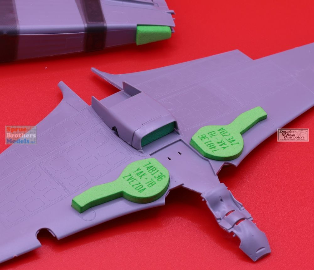 OMK748136 1:48 Omask Wheel Bay Plugs - Yak-7B (ZVE kit) - Sprue