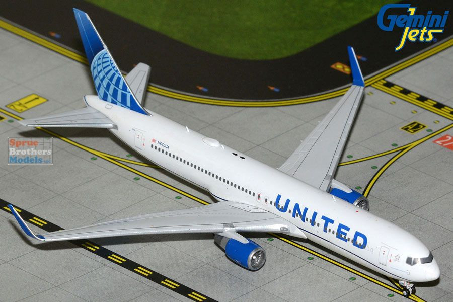 GEMGJ2227 1:400 Gemini Jets United Airlines B767-300ER #N670UA
