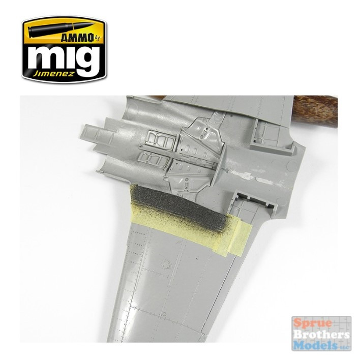AMM2034 AMMO by Mig Anti Slip Paste - Black Color (for 1/48 1/72