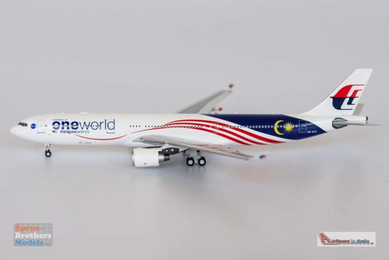 NGM62016 1:400 NG Model Malaysia Airlines Airbus A330-300 Reg #9M