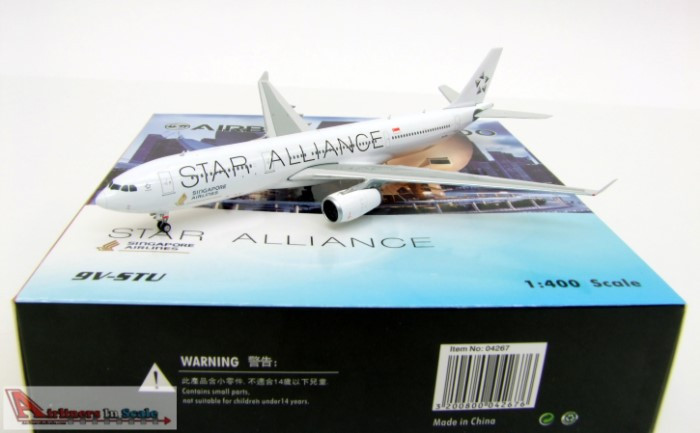 PHX04267 1:400 Phoenix Model Singapore Airlines Airbus A330-300