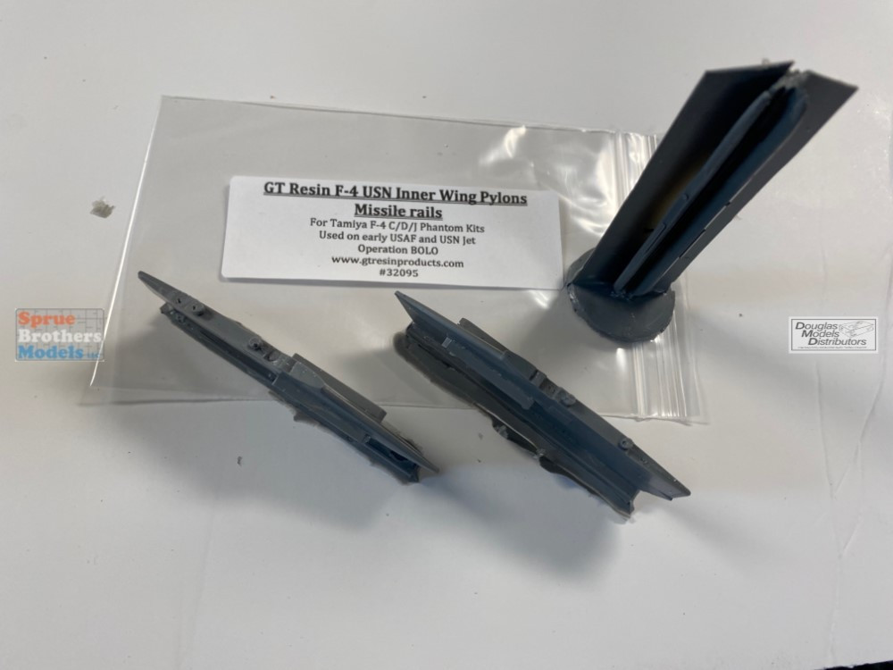 GTR32095 1:32 GT Resin US Navy F-4 Phantom II Inner Wing Pylons