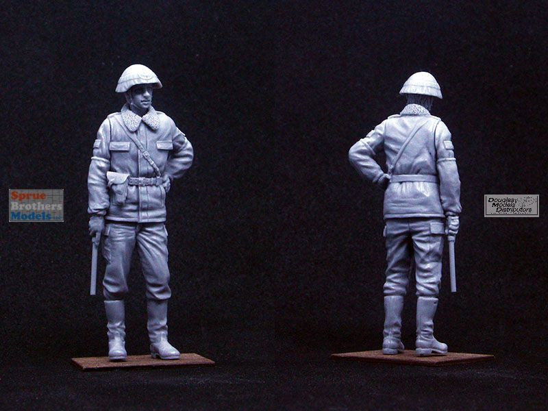 VLKVM35033 1:35 Valkyrie Models - NVA Traffic Military Police