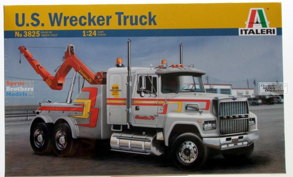 ITA3825 1:24 Italeri US Wrecker Truck - Sprue Brothers Models LLC