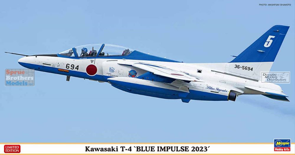 美品　Japan T-4 Trainer Blue Impulse 2010 The Blue Impulse Kawasaki T-4 jet trainer aircraft of Japan Air