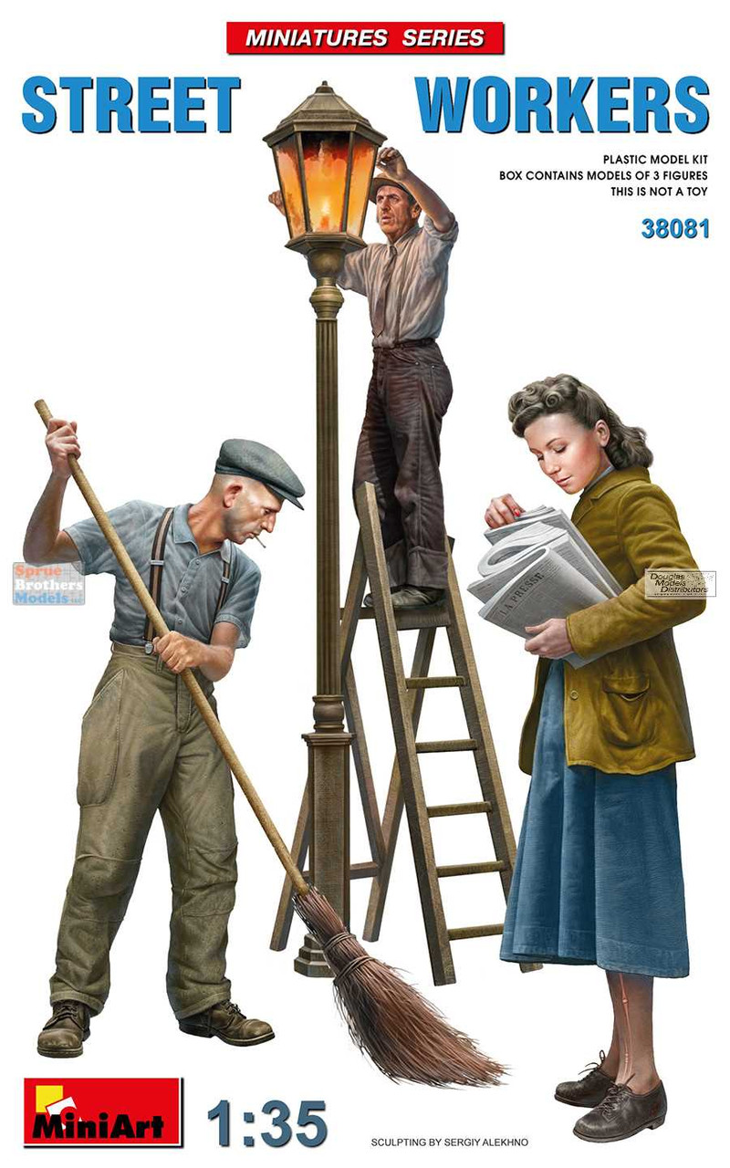 ミニシューモールド＆木製POSTCARDのセット MIA38081 1:35 MiniArt Street Workers Figure Set - Sprue Brothers