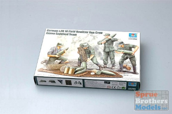 TRP00426 1:35 Trumpeter German Field Howitzer Gun Carrying Crew Figure Set (4 figures) #426