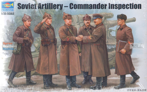 TRP00428 1:35 Trumpeter Soviet Artillery - Commander Inspection Figure Set (6 figures)