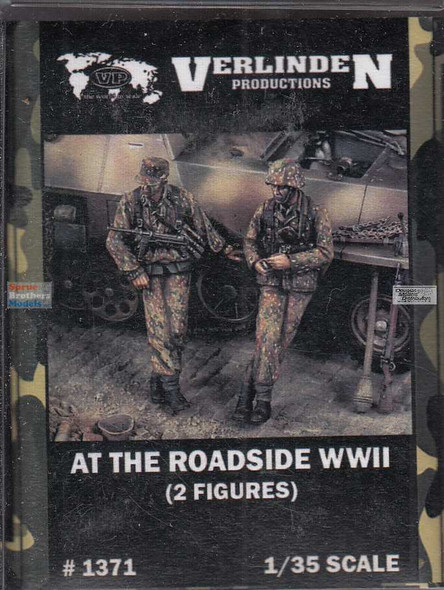 VERN1371 1:35 Verlinden At the Roadside WW2 (2 figures)