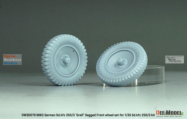 DEFDW30079 1:35 DEF Model WW2 German Sd.Kfz.250/3 Grief Sagged Front Wheel Set