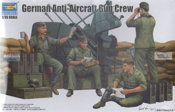 TRP00432 1:35 Trumpeter WWII German Anti-Aircraft Gun Crew (4 figures)