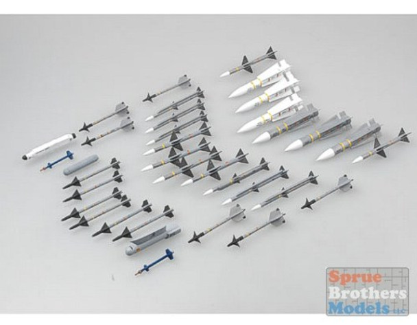 TRP03303 1:32 Trumpeter US Aircraft Weapons Set: Air-to-Air Missiles