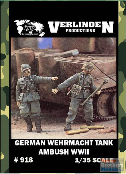 VERN0918 1:35 Verlinden German Wehrmacht Tank Ambush WW2 (2 figures)