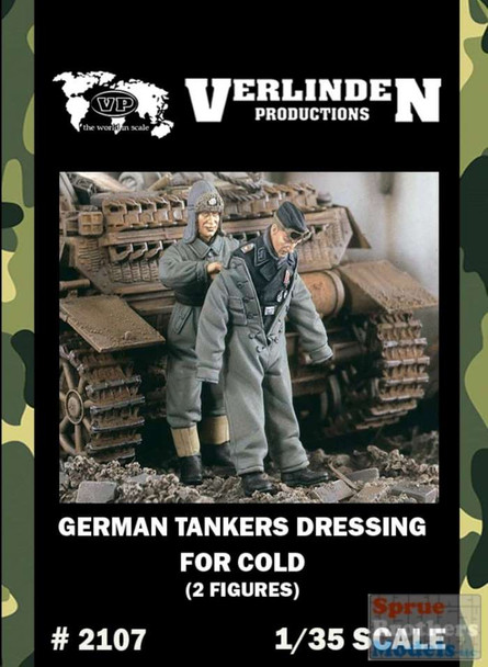 VERN2107 1:35 Verlinden German Tankers Dressing for Cold Figure Set (2 figures)