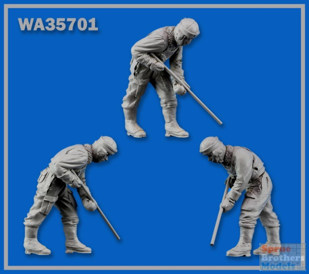 WARN35701 1:35 Warriors Scale Models Figure: Japanese Tanker with Pry Bar