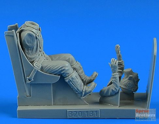 ARSAB320131 1:32 AeroBonus US Navy WW2 Pilot Figure with Seat (for F4U)