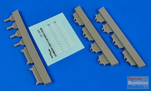 ARSAB480141 1:48 AeroBonus USAF Missile Maintenance Stands with V-Shelf Assemblies