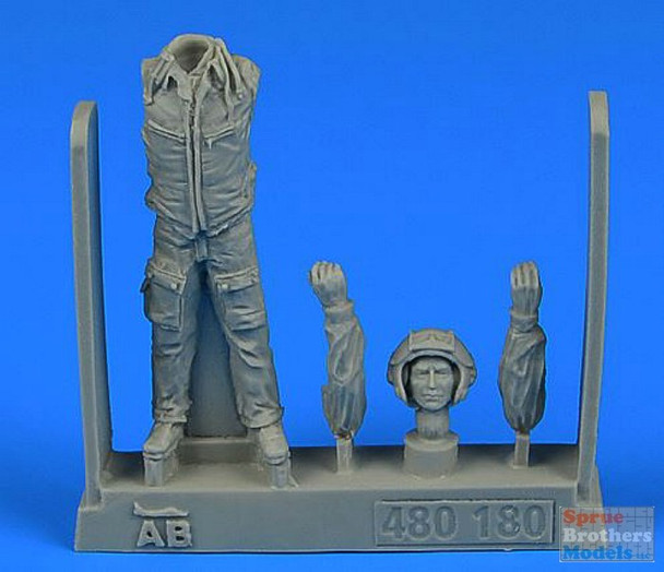 ARSAB480180 1:48 AeroBonus Modern Soviet Fighter Pilot with HUD