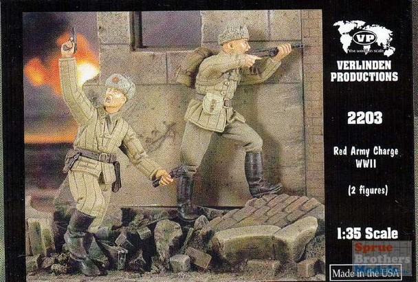 VER2203 1:35 Verlinden Red Army Charge WW2 Figure Set (2 figures)