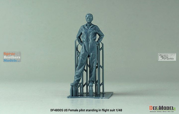 DEFDF48005 1:48 DEF Model Figure - US Female Pilot Standing in Flight Suit