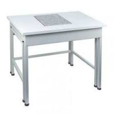 VWR® Anti-vibration tables. 
 {3211-76485876}
