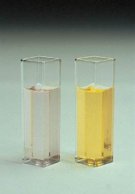 VWR® Standard Spectrophotometer Cuvettes. 
 {3211-58017875 CA}