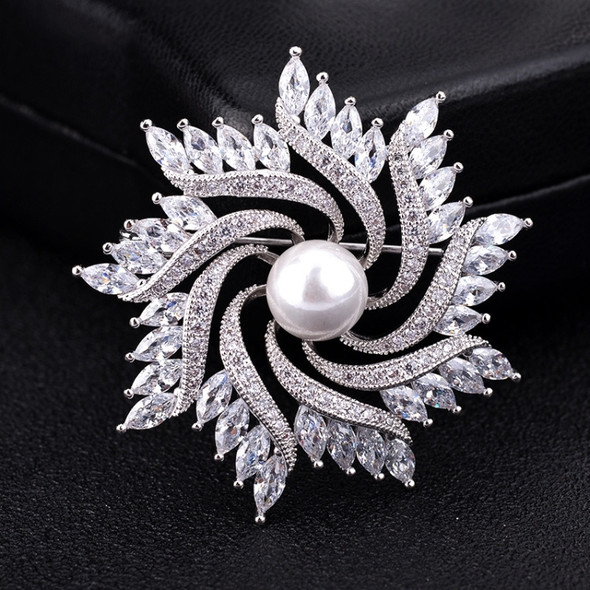 Luxury Fashion Simple Lady Crystal Zircon Pinwheel Shape Brooch High-grade Suits Corsage Brooch