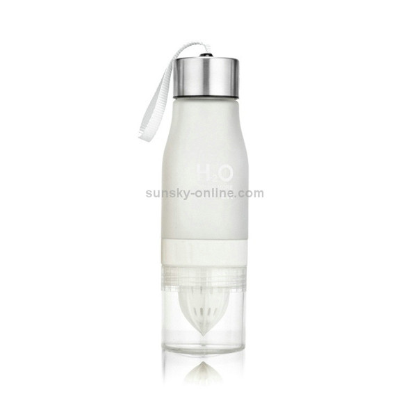 Portable Plastic Bottle Kids Outdoor Sports Bottle Lemon Juicer Fruit Blender Capacity: 650ml(White)