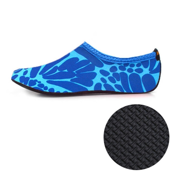 3mm Non-slip Rubber Embossing Texture Sole Figured Diving Shoes and Socks, One Pair, Size:M(Blue)