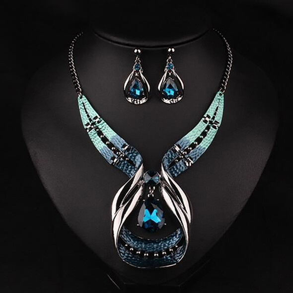Women Fashion Waterdrop Diamond Earrings Necklace Jewelry Set