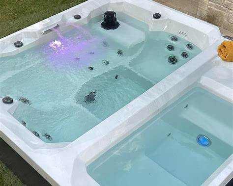 Outdoor contrast therapy tub designed for hot and cold immersion