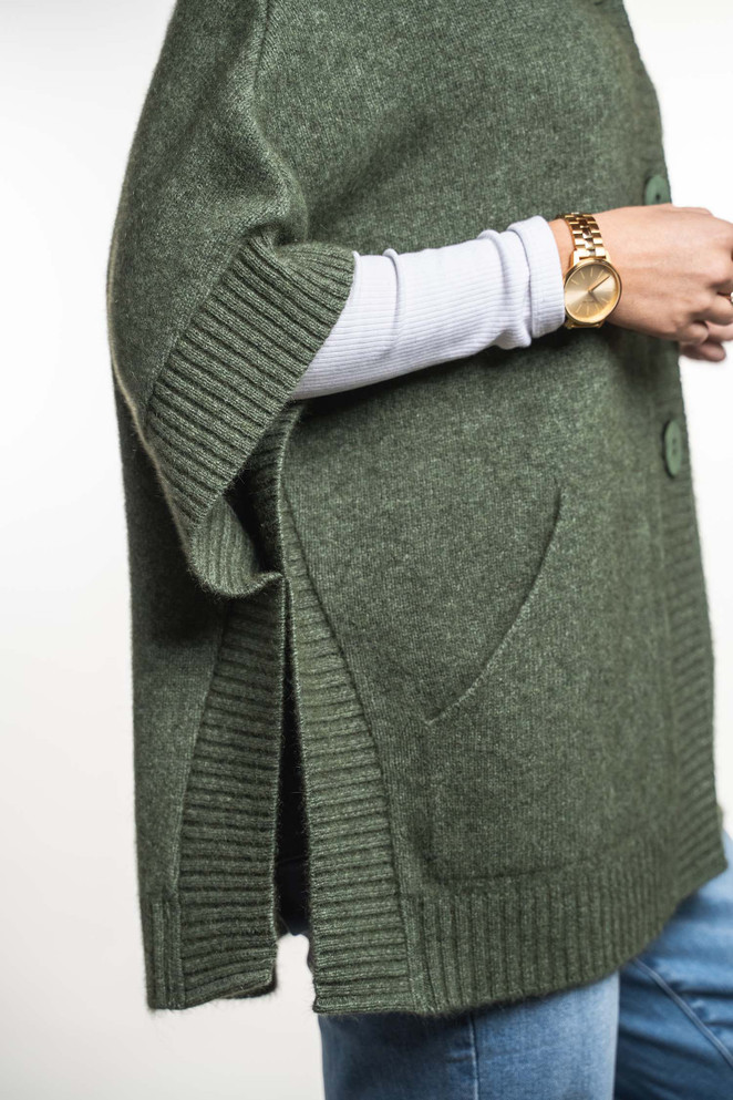 Cape with Pockets Possum Merino Silk KORU