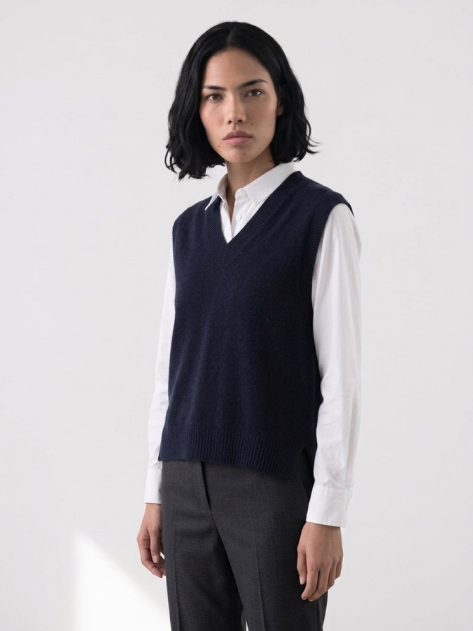 Relaxed Women's Vee Neck Vest NATIVE WORLD